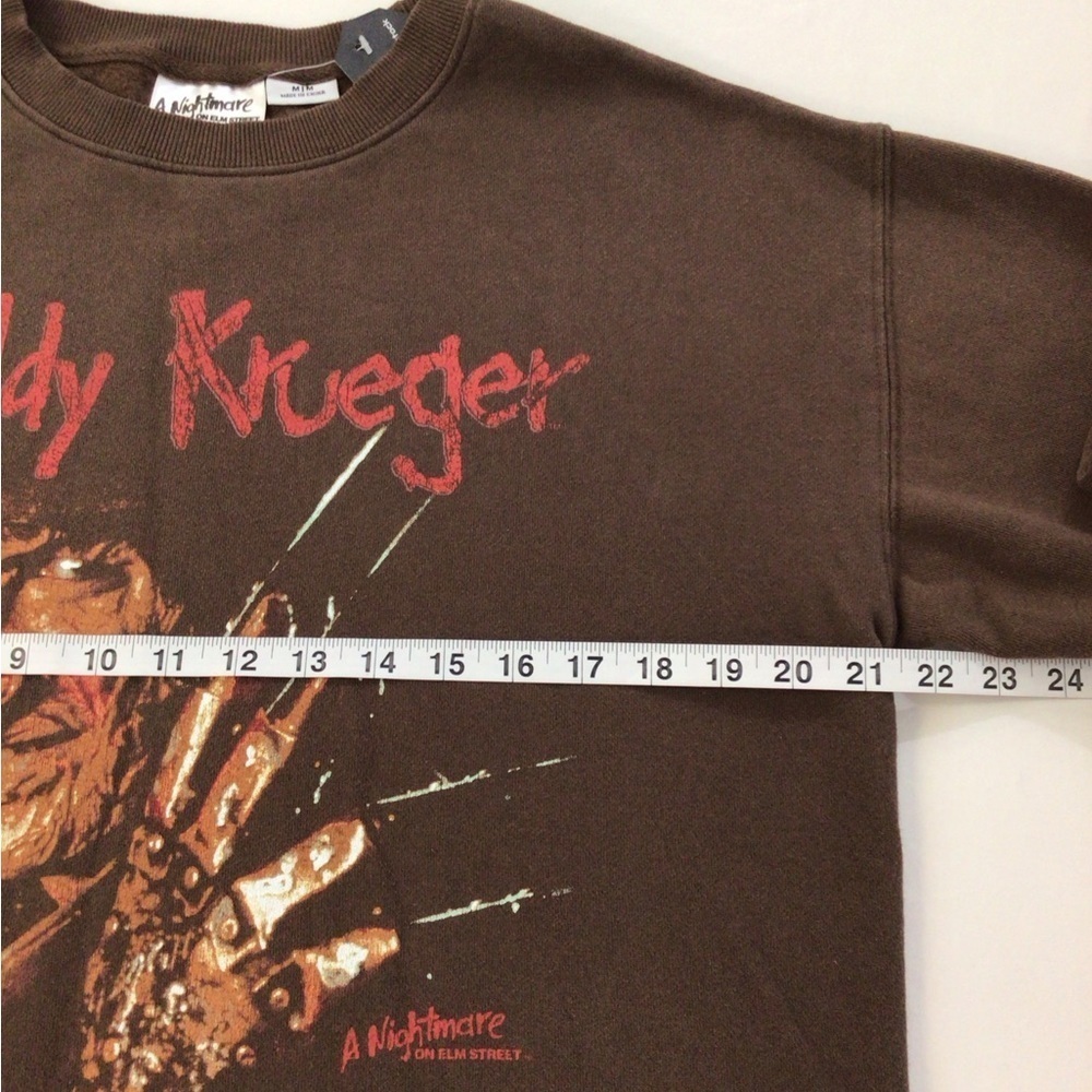 NWT A NIGHTMARE ON ELM STREET Brown Freddy Krueger Swrstshirt, Size Medium - Picture 4 of 16
